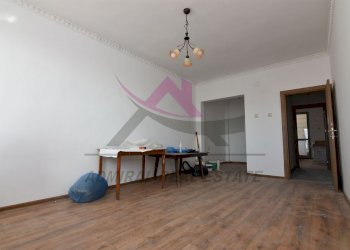 Three-room apartment варна, Varna (neighborhood Цветен квартал) - photo 1